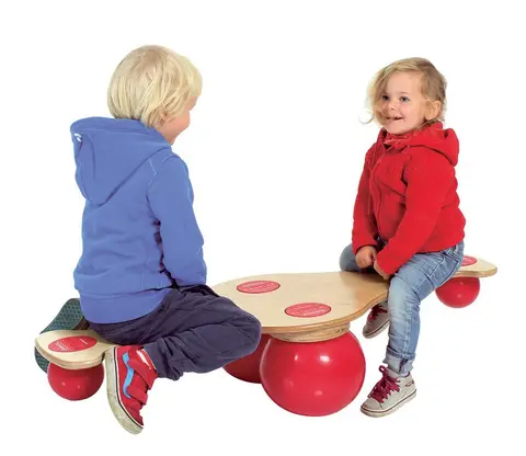 Togu Balanza Kids Seesaw Wood with Red Size 120 x 50 x 41 cm. Weight 6.000g